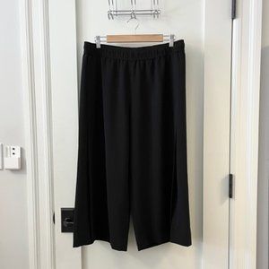 Club Monaco Size 10 Black Wide Leg Split Cropped Pants